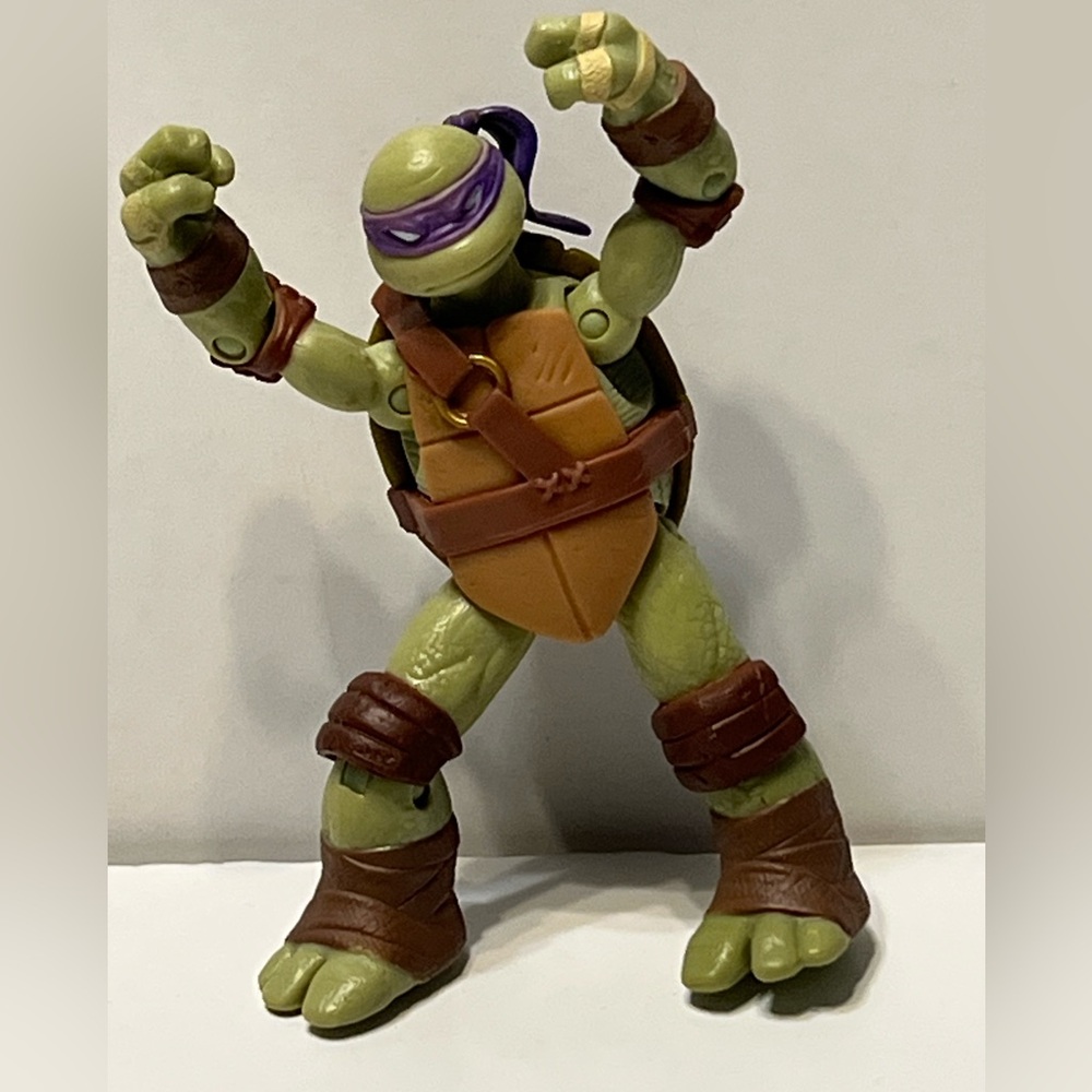 Teenage Mutant Ninja Turtles Donatello Action Figure - Green and Brown